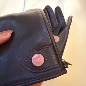 BNWT Longchamp Lambskin Black Leather Gloves with Pink Detail
